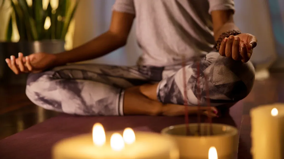 candle-meditation-focus-1296-728-header-1